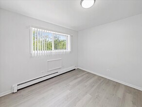 700 McKinley Ave in Mundelein, IL - Building Photo - Building Photo