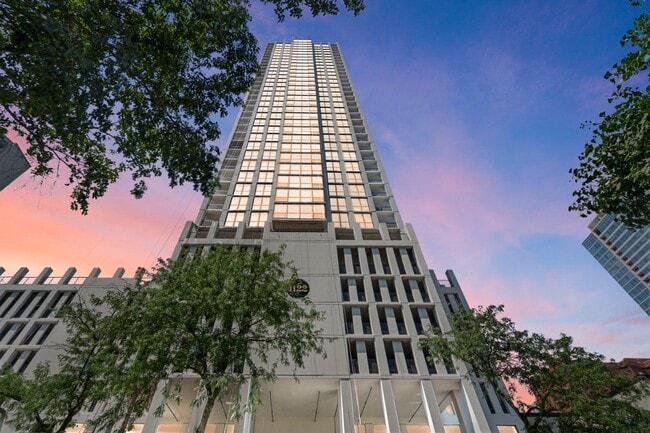 property at 1122 N Clark St