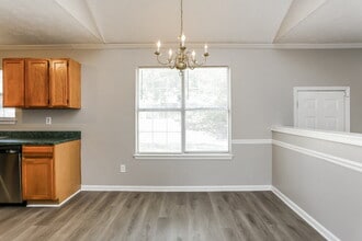 5516 Wellborn Creek Dr in Lithonia, GA - Building Photo - Building Photo