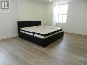 577-577 Gerrard St E in Toronto, ON - Building Photo - Building Photo