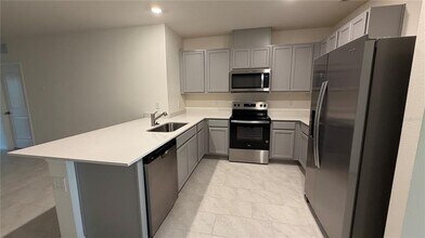 3314 Wakefield Dr in Haines City, FL - Building Photo - Building Photo