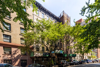 203-205 W 94th St in New York, NY - Building Photo - Primary Photo