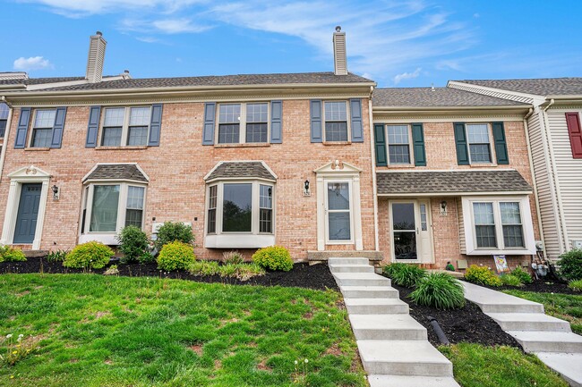 property at 526 Maple Glen Cir