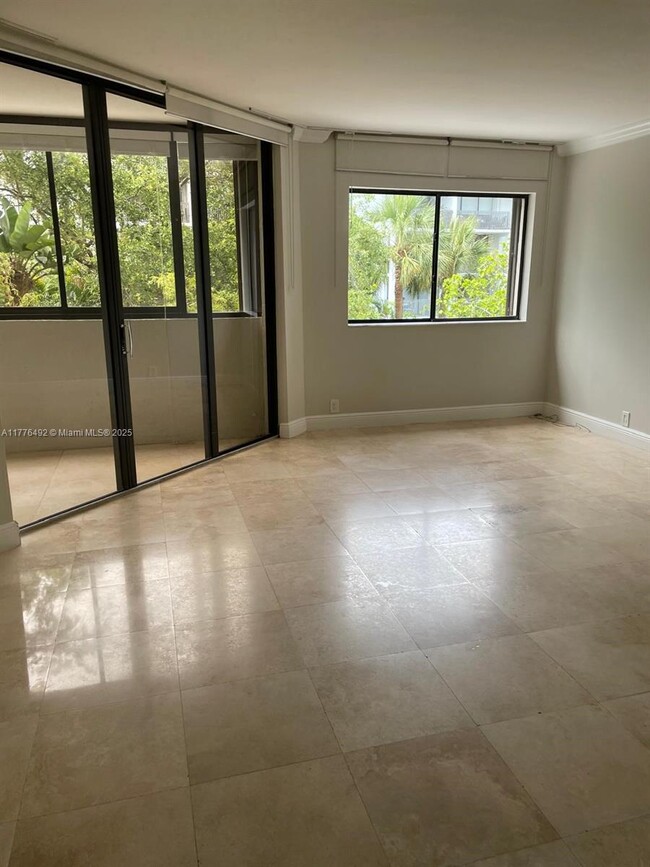 141 Crandon Blvd in Key Biscayne, FL - Building Photo - Building Photo