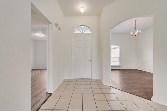 512 Asbury Dr in Saginaw, TX - Building Photo - Building Photo