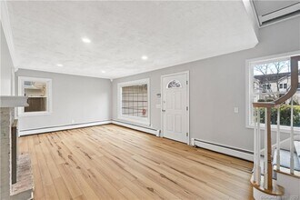 29 Saddle Rd in Norwalk, CT - Foto de edificio - Building Photo