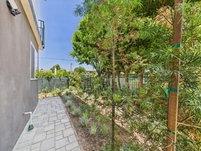 15502 Chase St in Los Angeles, CA - Building Photo - Building Photo