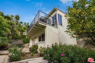 1205 N Beverly Glen Blvd in Los Angeles, CA - Building Photo - Building Photo