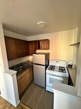 2534 Crescent St, Unit 1A in Astoria, NY - Foto de edificio - Building Photo