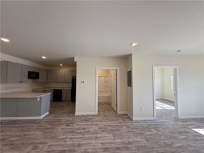 327 Pine St in Pawtucket, RI - Foto de edificio - Building Photo