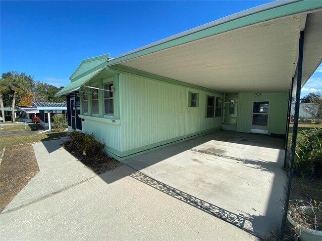 704 Coachwood E in Leesburg, FL - Building Photo - Building Photo