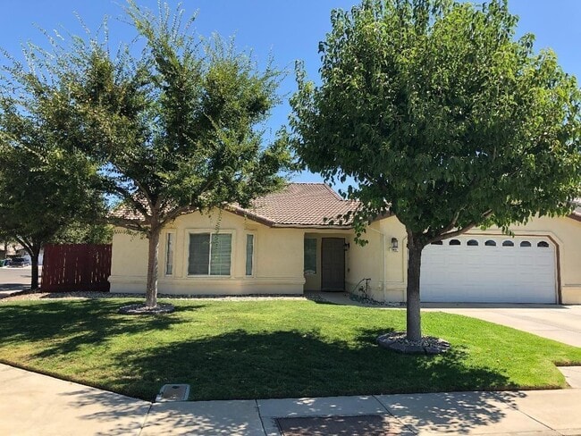 149 Pinto St in Coalinga, CA - Building Photo - Building Photo