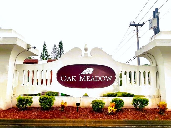 property at 2053 Oak Meadow Cir