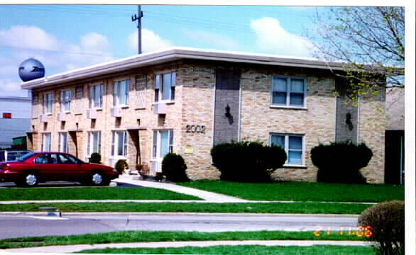 2002 N Bloomingdale Ave in Melrose Park, IL - Building Photo