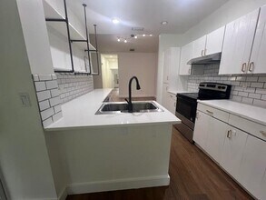 16360 Malibu Dr in Weston, FL - Building Photo - Building Photo