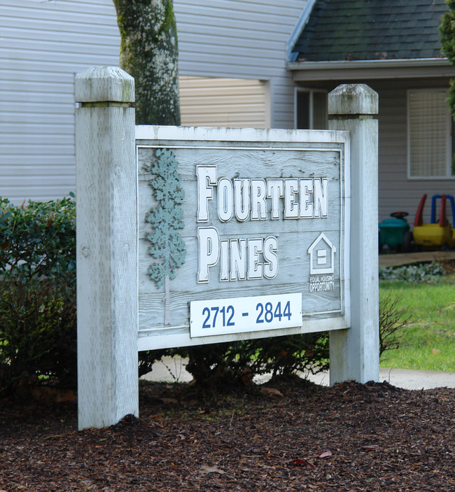 Fourteen Pines in Eugene, OR - Foto de edificio - Building Photo