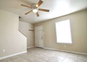 2912 Prairie Flower Cir in Bryan, TX - Building Photo - Building Photo