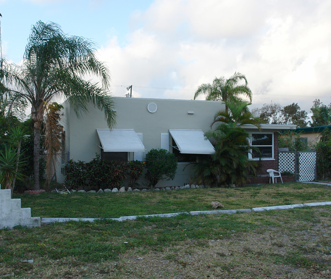 1844 Sherman St in Hollywood, FL - Building Photo - Building Photo