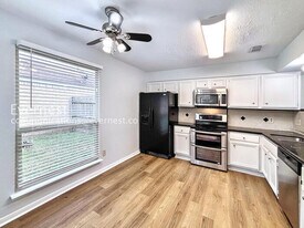 8534 Dawnridge Dr in Houston, TX - Building Photo