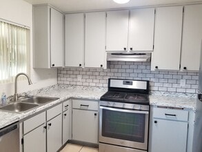 417 Conestoga Ln in Imperial, CA - Building Photo - Building Photo