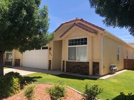 2571 W 225 N in Hurricane, UT - Building Photo