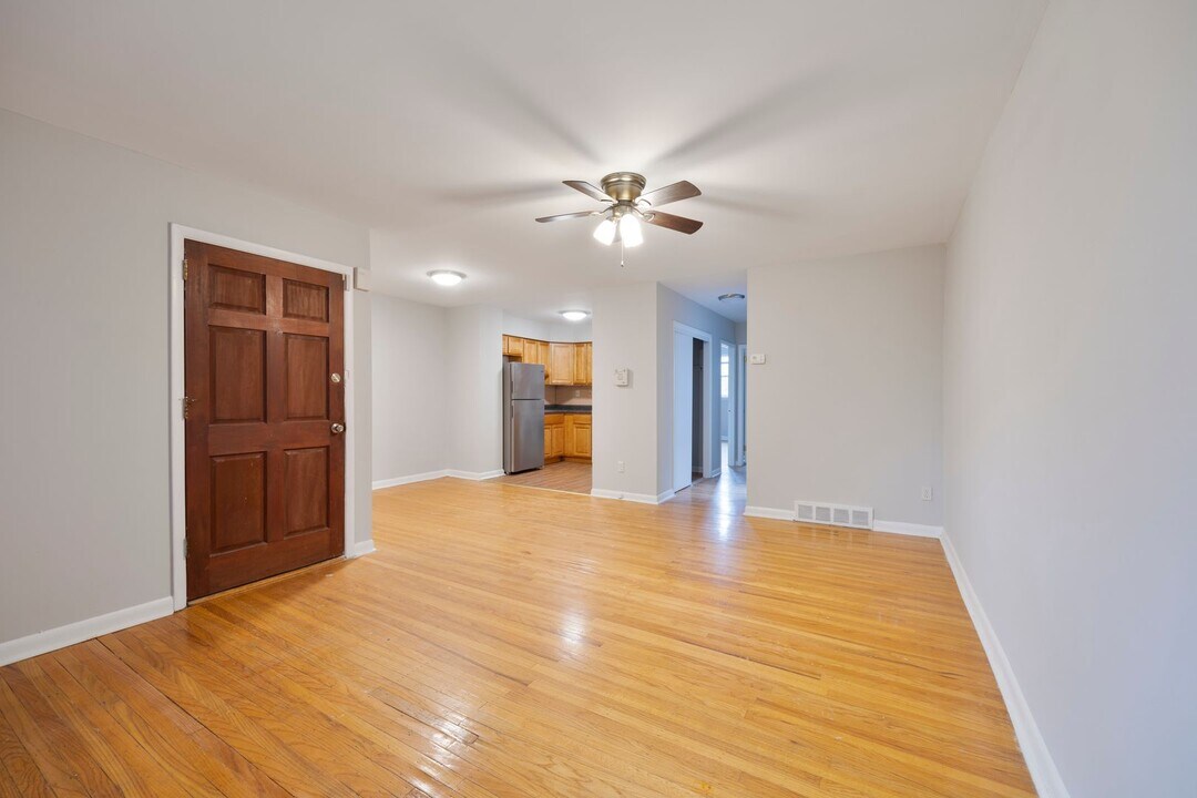 3929 Lankenau Ave in Philadelphia, PA - Building Photo