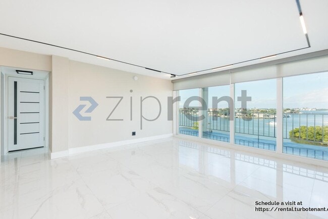 50 Harbor View Ln in Largo, FL - Building Photo - Building Photo