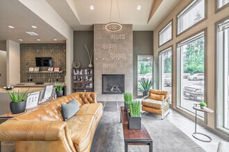 Madison Way in Lynnwood, WA - Foto de edificio - Building Photo