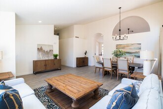 850 N Los Altos Dr in Chandler, AZ - Building Photo - Building Photo