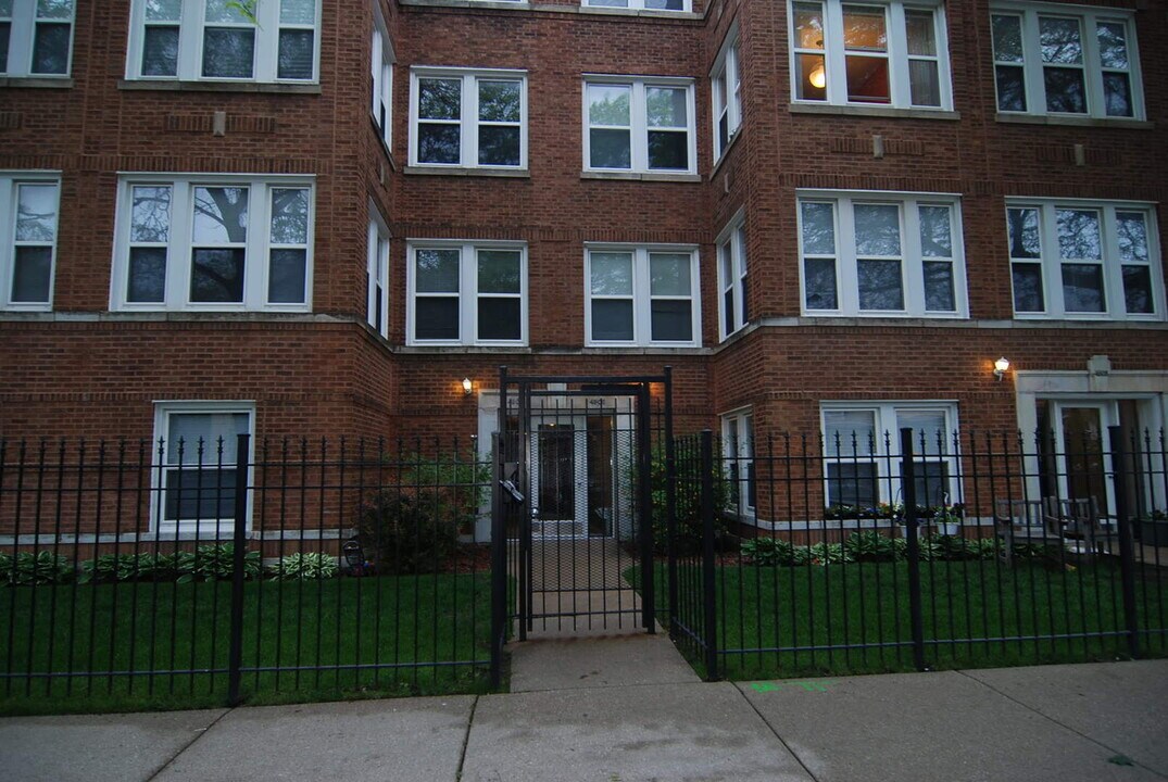 4904 N Springfield Ave in Chicago, IL - Building Photo