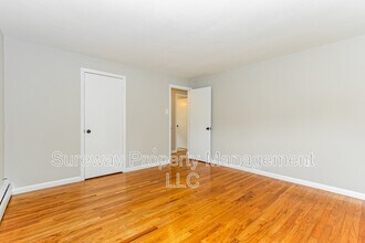 18 Crest Ave in Pennington, NJ - Building Photo - Building Photo