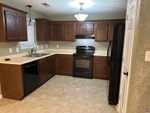 217 Ridge Bend Dr in Centerville, GA - Building Photo - Building Photo