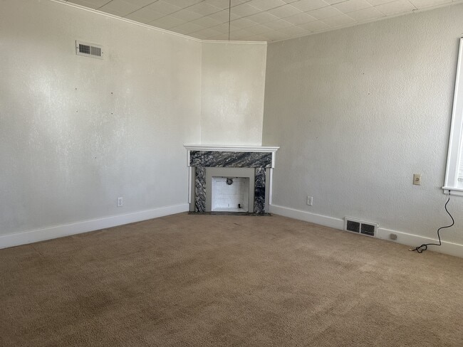 225 W 1st St in Junction City, KS - Building Photo - Building Photo