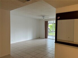 3690 Inverrary Dr in Lauderhill, FL - Building Photo