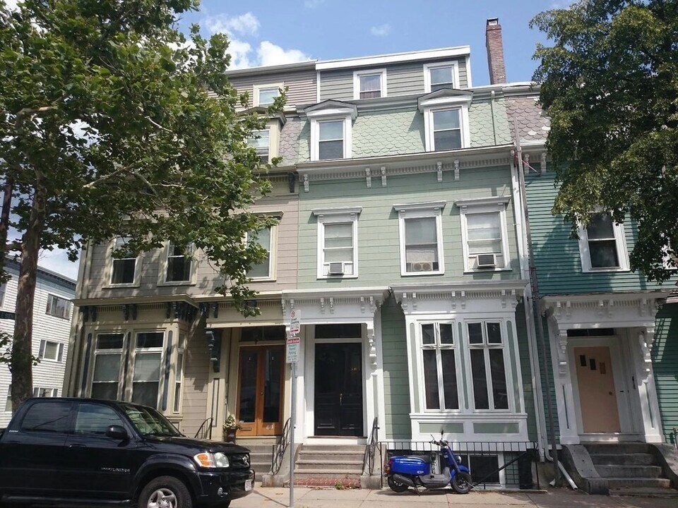 88 G St in Boston, MA - Building Photo
