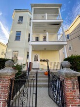 14 Belknap St, Unit 1 in Somerville, MA - Building Photo - Building Photo