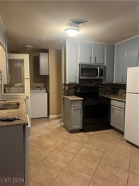 568 Greenbriar Townhouse Way in Las Vegas, NV - Foto de edificio - Building Photo