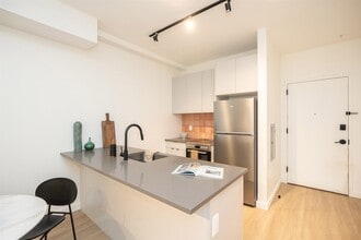 328 Pacific Ave, Unit 102 in Jersey City, NJ - Building Photo - Building Photo