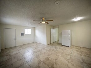 130 Metropolitan Dr in Henderson, NV - Building Photo - Building Photo