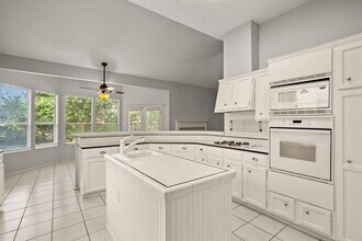 8113 Elkhorn Mountain Trail in Austin, TX - Building Photo - Building Photo