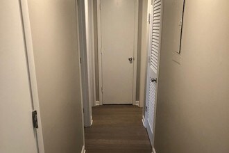 370 Wallace Rd, Unit D12 in Nashville, TN - Foto de edificio - Building Photo