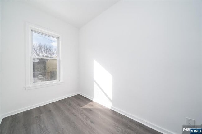 10 McDougall St, Unit 1 in Jersey City, NJ - Building Photo - Building Photo