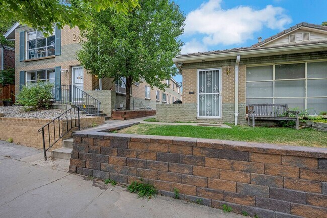 33 N Clarkson St in Denver, CO - Building Photo - Building Photo