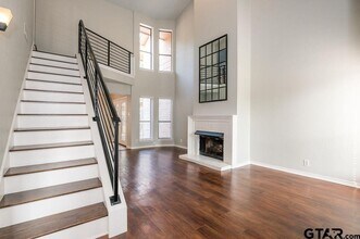 5809 Hollytree Dr in Tyler, TX - Building Photo - Building Photo