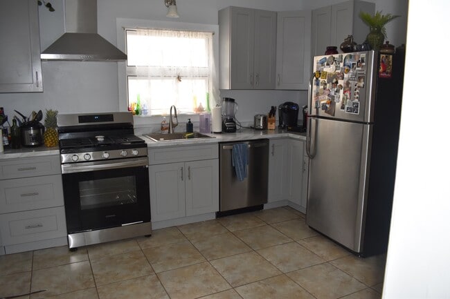 property at 37 Hampden Rd
