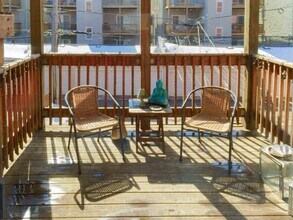 1319 W Belmont Ave, Unit 2 in Chicago, IL - Building Photo - Building Photo