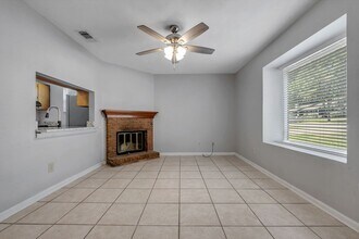 2129 Victory Garden Ln in Tallahassee, FL - Building Photo - Building Photo