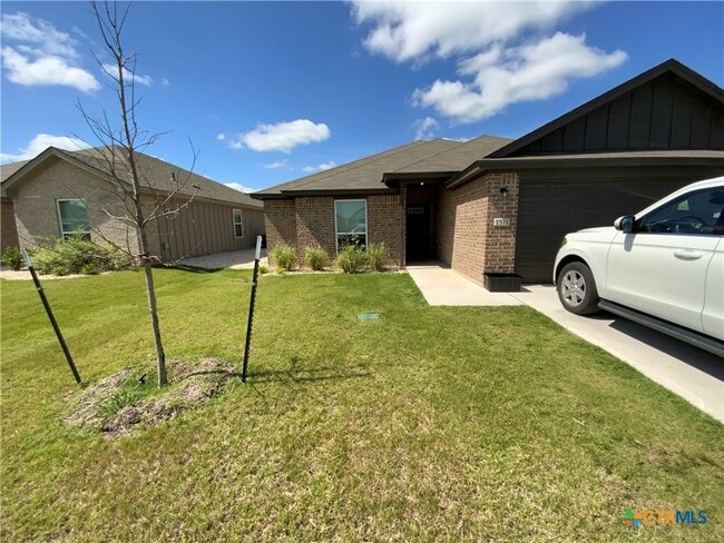 property at 1511 Fiddle Wood Wy