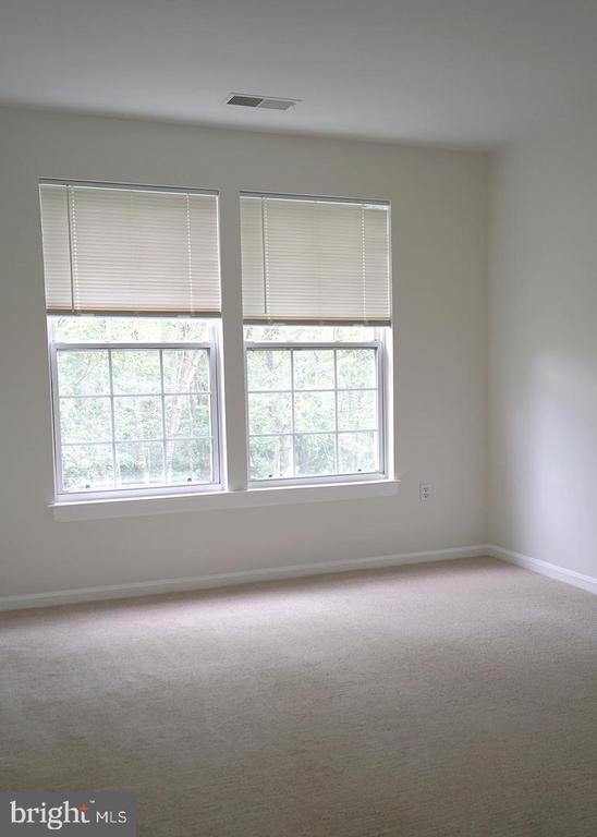 12004 Amber Ridge Cir in Germantown, MD - Building Photo - Building Photo
