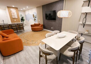 2992 Mearshire Dr in Largo, FL - Building Photo - Building Photo